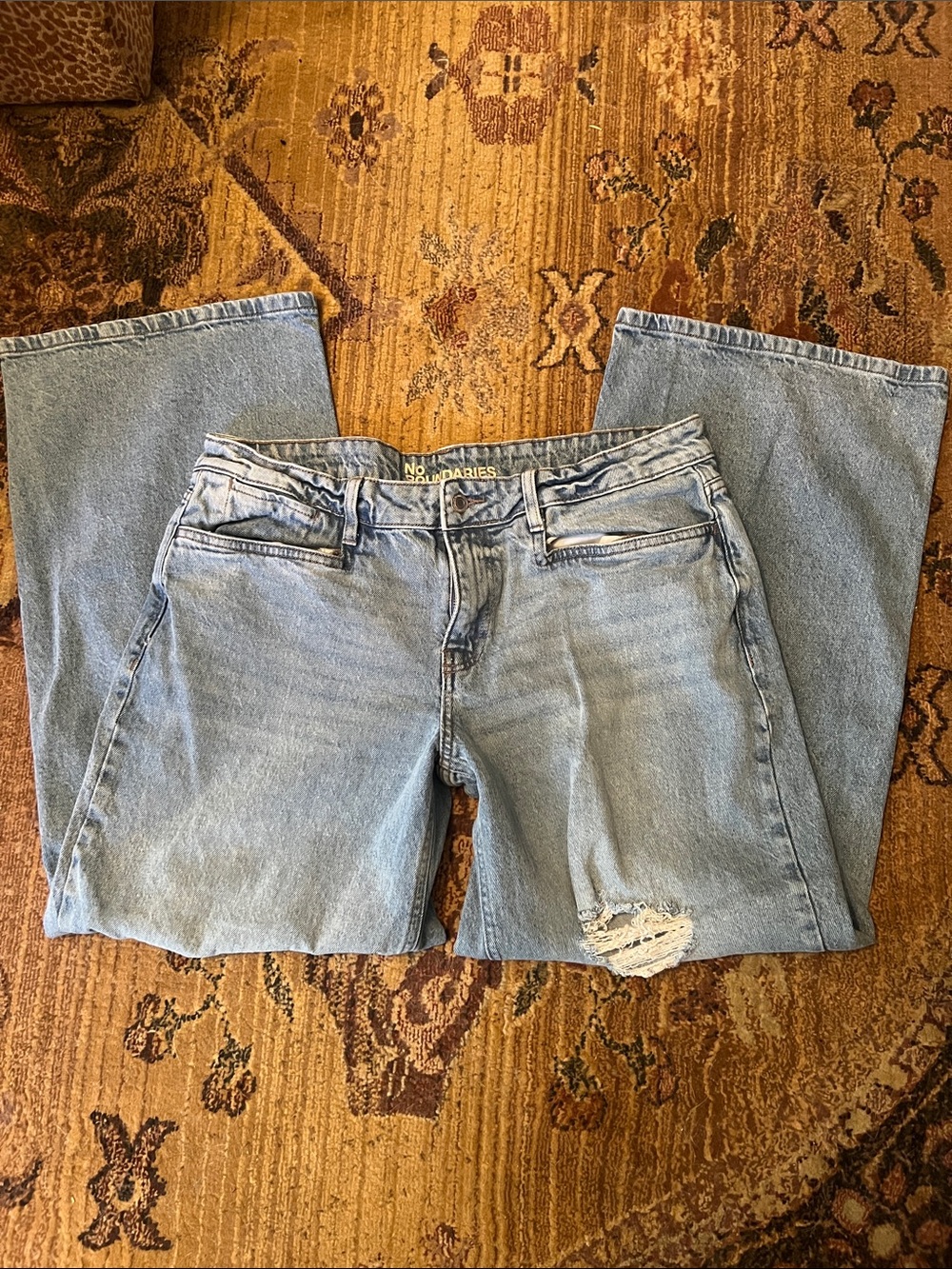No Boundaries Light Blue wide leg baggy Jeans with Knee Distress